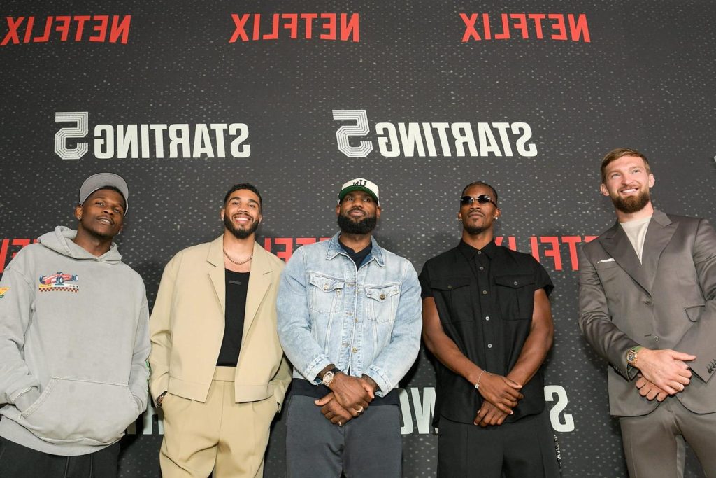 Cinq majeur : plongez au cœur des coulisses de la NBA sur Netflix