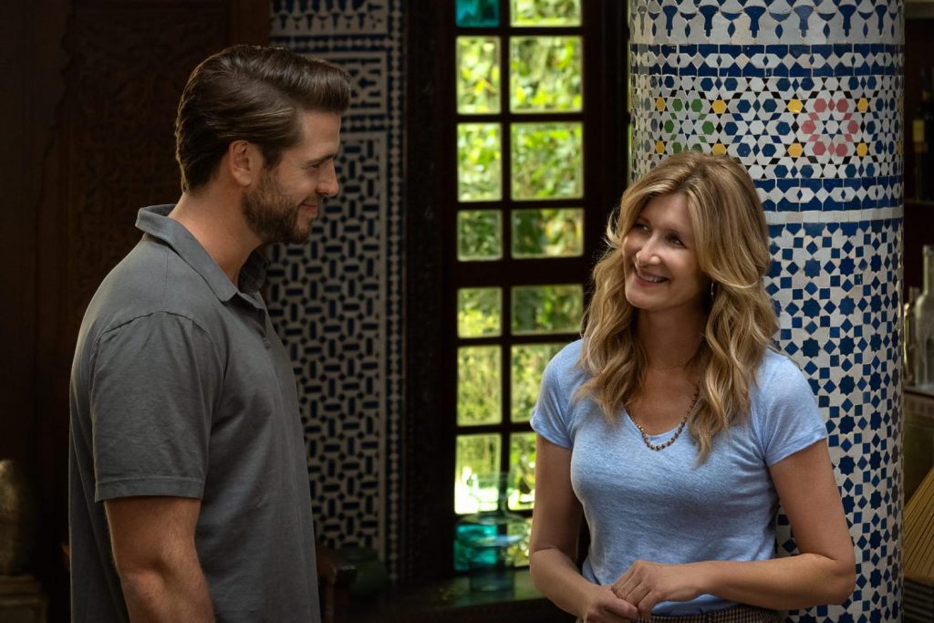 Lonely planet : Laura Dern et Liam Hemsworth dans une nouvelle comédie romantique de Netflix