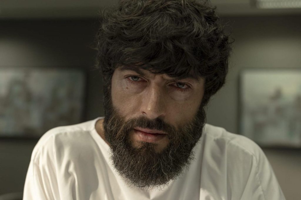 
                                                Derniere nuit a Tremor : c'est quoi ce thriller espagnol à huis clos qui débarque sur Netflix ?                    