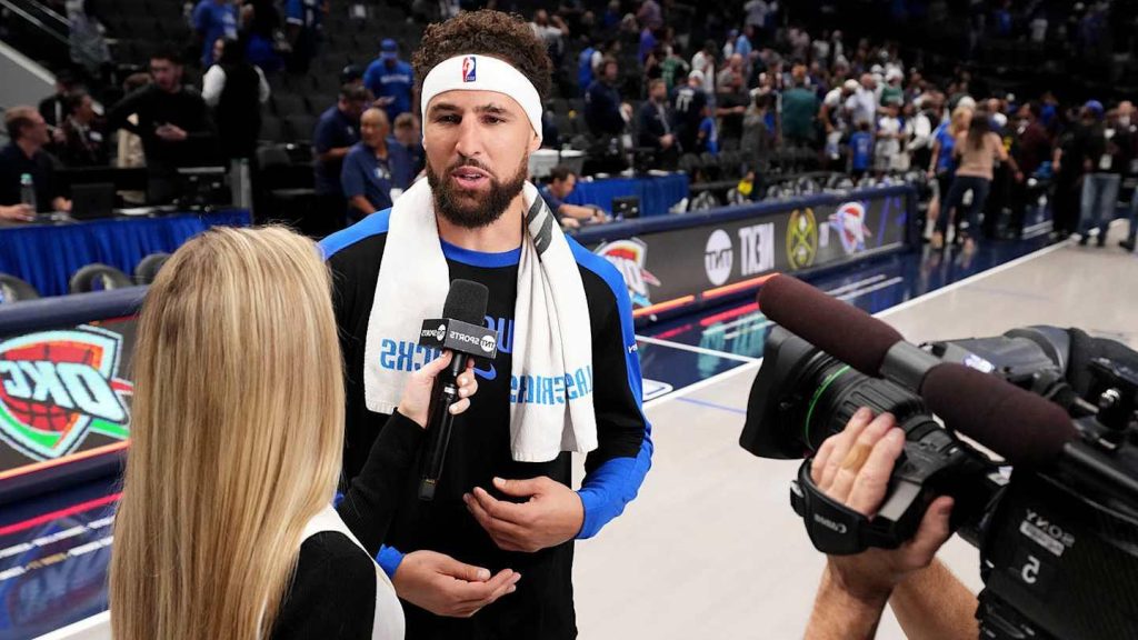 Klay Thompson Had Very On-Brand Reaction to Breaking Record in Mavericks Debut