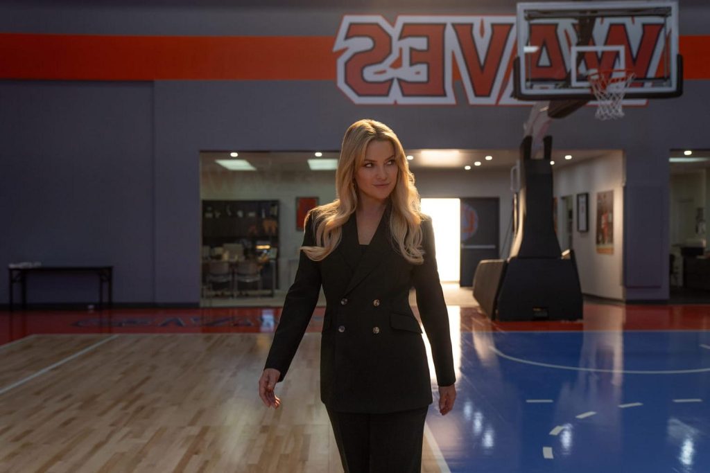 La meneuse : Kate Hudson s'impose sur le terrain dans cette comédie Netflix