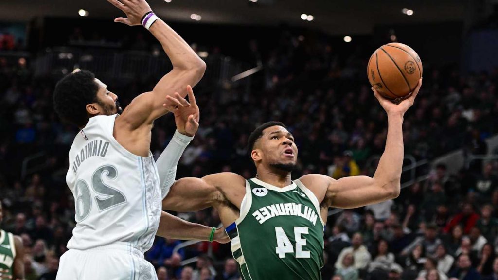 Bucks Celebrate Giannis Antetokounmpo's 20,000th Career Point With Heartwarming Video