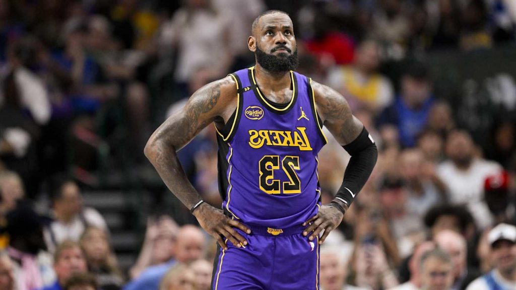 LeBron James's Agent Has Blunt Message for Lakers After Picking Up Contract Option