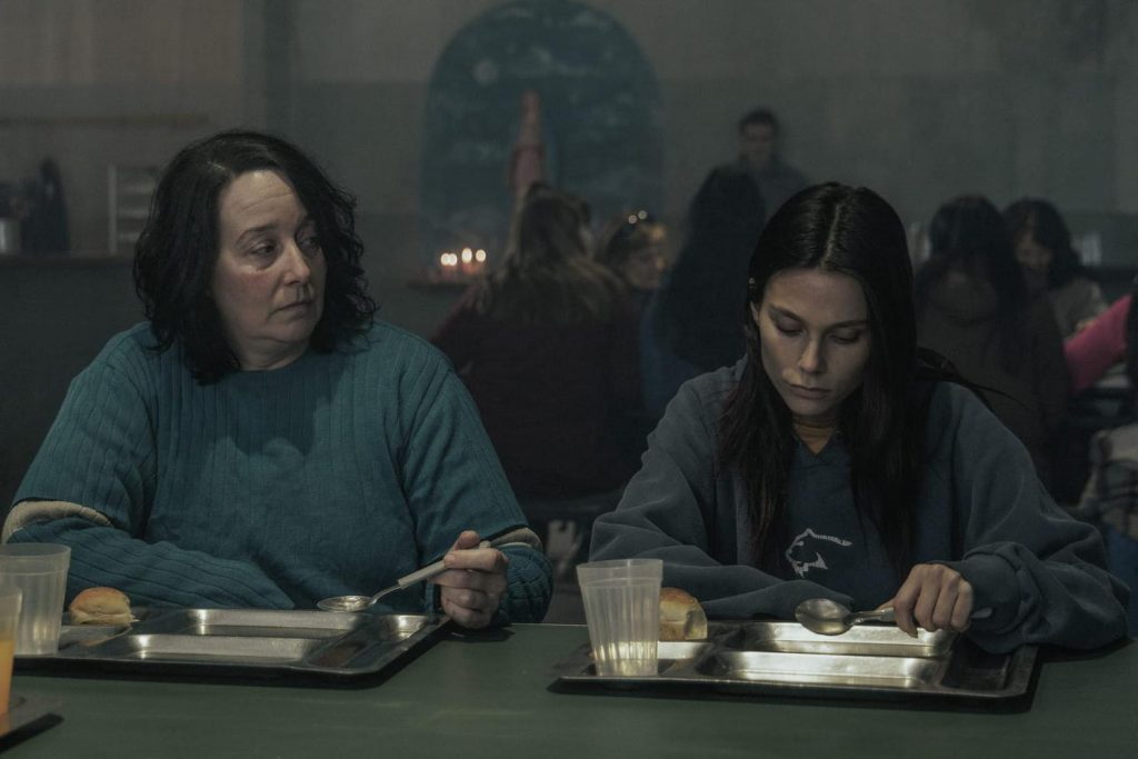 
                                                Dans la boue : de quoi parle le spin-off féminin de "El Marginal" sur Netflix ?
                    