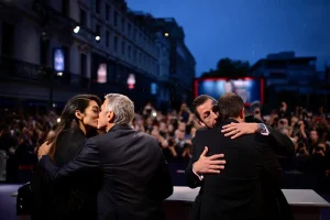 Venice Premiere Aug 28, 2025: Jay Kelly’s 8.5-Minute Ovation and Oscar Buzz