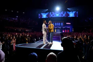 VMAs Reveal 1 Public PDA Moment in 2025 - Why It Shifts Celebrity Narratives