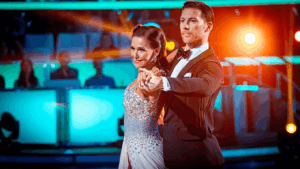 Elaine Hendrix hospitalized with rib injury, misses DWTS Halloween Night
