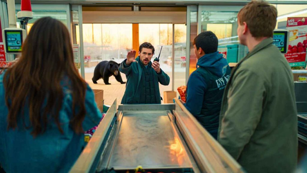 Few realize a bear just stormed a U.S. grocery, wildlife officers urgently warn you must do next