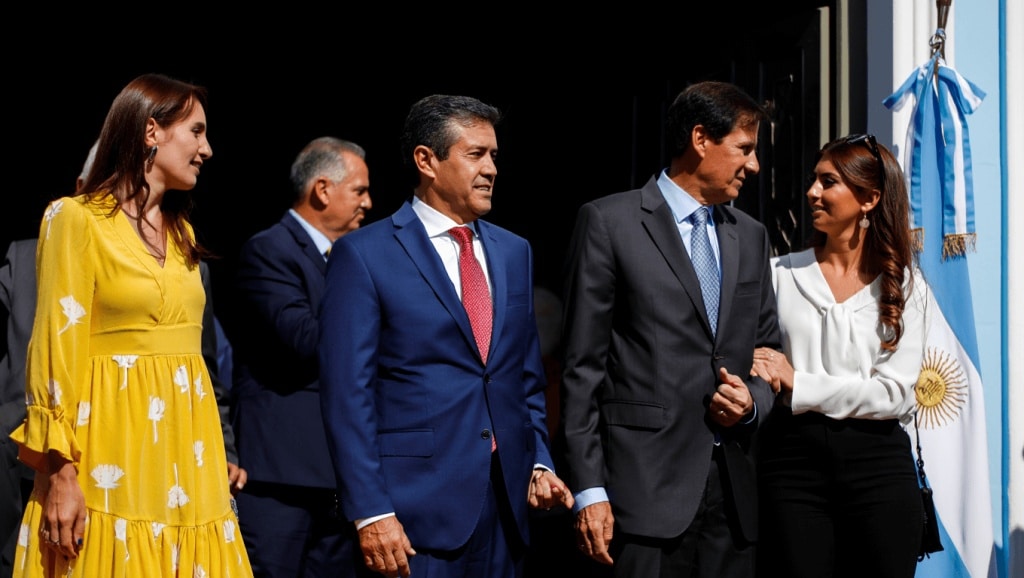 Todos los looks de los dirigentes políticos para ir a votar: estilo informal y cábalas 
