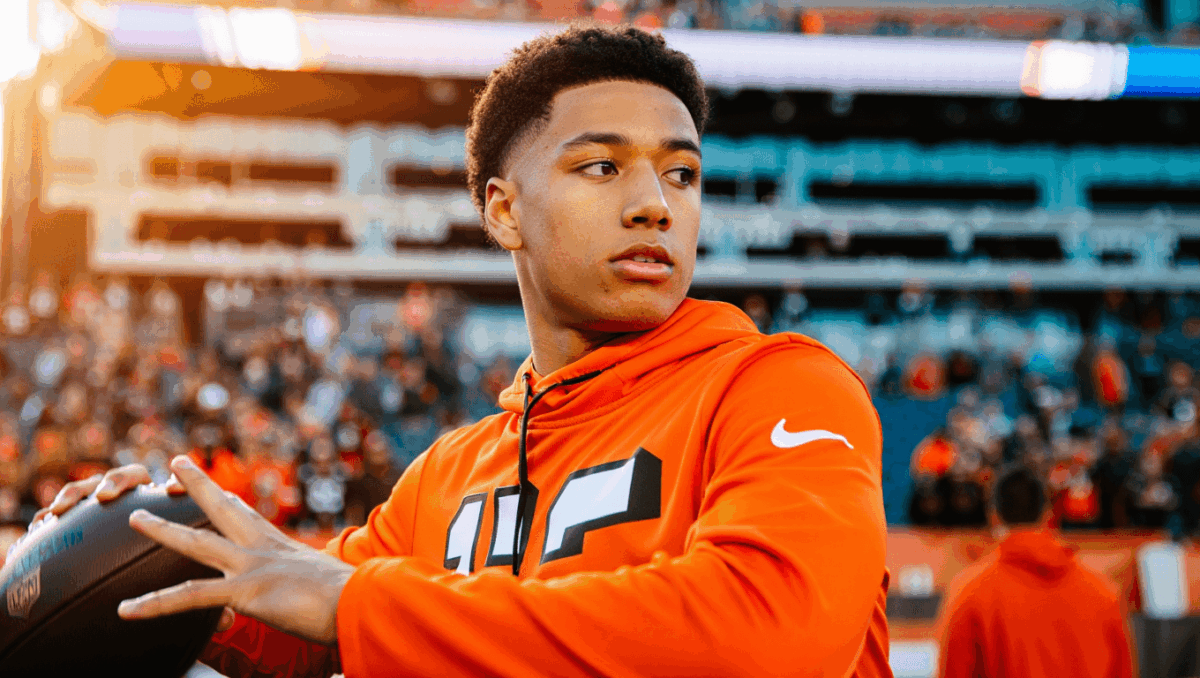 Cleveland Browns face desperate Raiders in battle of 2-8 teams