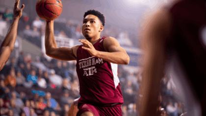 Texas A&M dominates Florida State in first half, Aggies lead 52-23 in Battle in the Bay showdown