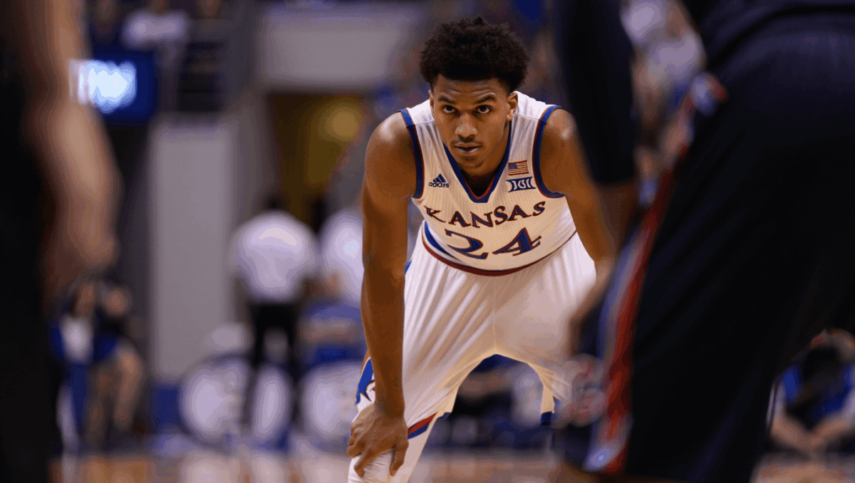 Kansas wins 5 straight games, favored over Notre Dame despite road disadvantage