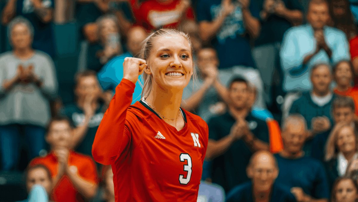 Nebraska volleyball seeks perfect regular season against Ohio State tonight on senior night, unbeaten Huskers dominant