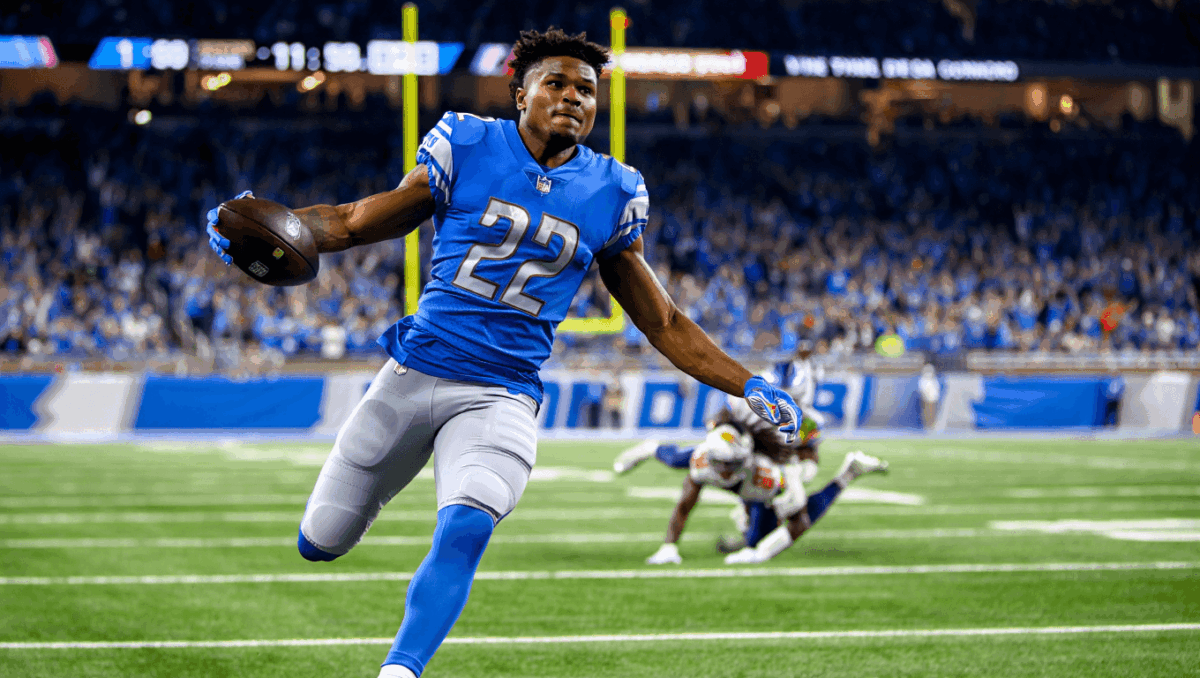 Jahmyr Gibbs dominates with 264 scrimmage yards & 3 TDs after breaking Lions record vs Giants last night