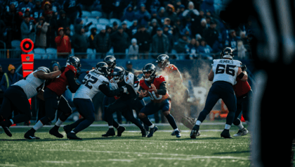NFL weather week 13 brings brutal conditions to Bills-Steelers, 49ers-Browns matchups with snow, 27 mph winds threatening games today