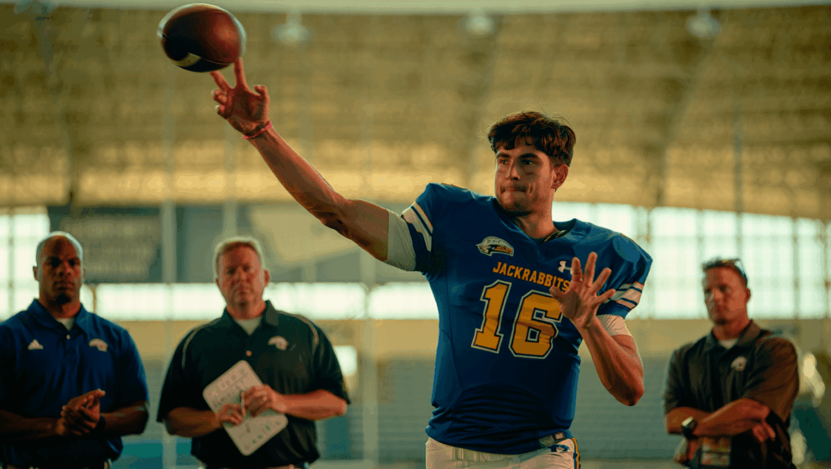 SD State faces North Dakota needing statement win, Hawks riding 3-game form into finale