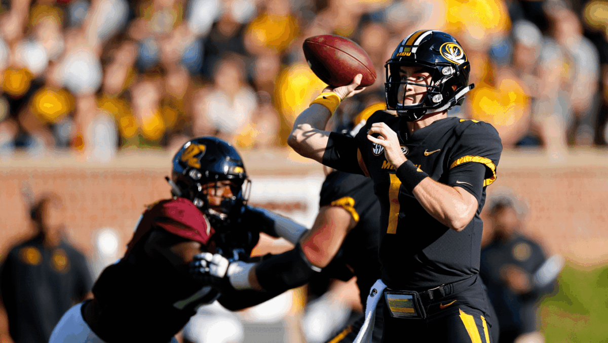 Missouri faces Arkansas tonight in SEC rivalry battle, Tigers aim to bounce back from loss