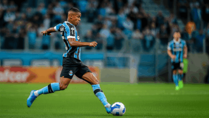 Grêmio faces Palmeiras in crucial Serie A battle, seeking to avoid season series sweep