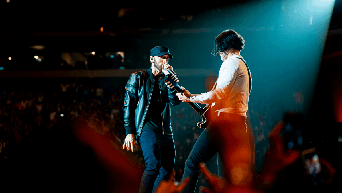 Eminem joins Jack White on stage in surprise Thanksgiving halftime appearance with Lions