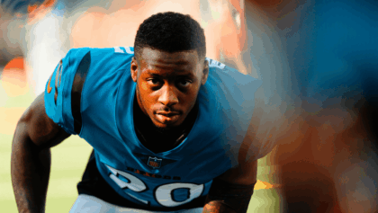 DJ Turner II leads NFL with 15 passes defensed, deserves Pro Bowl votes tonight on Thanksgiving