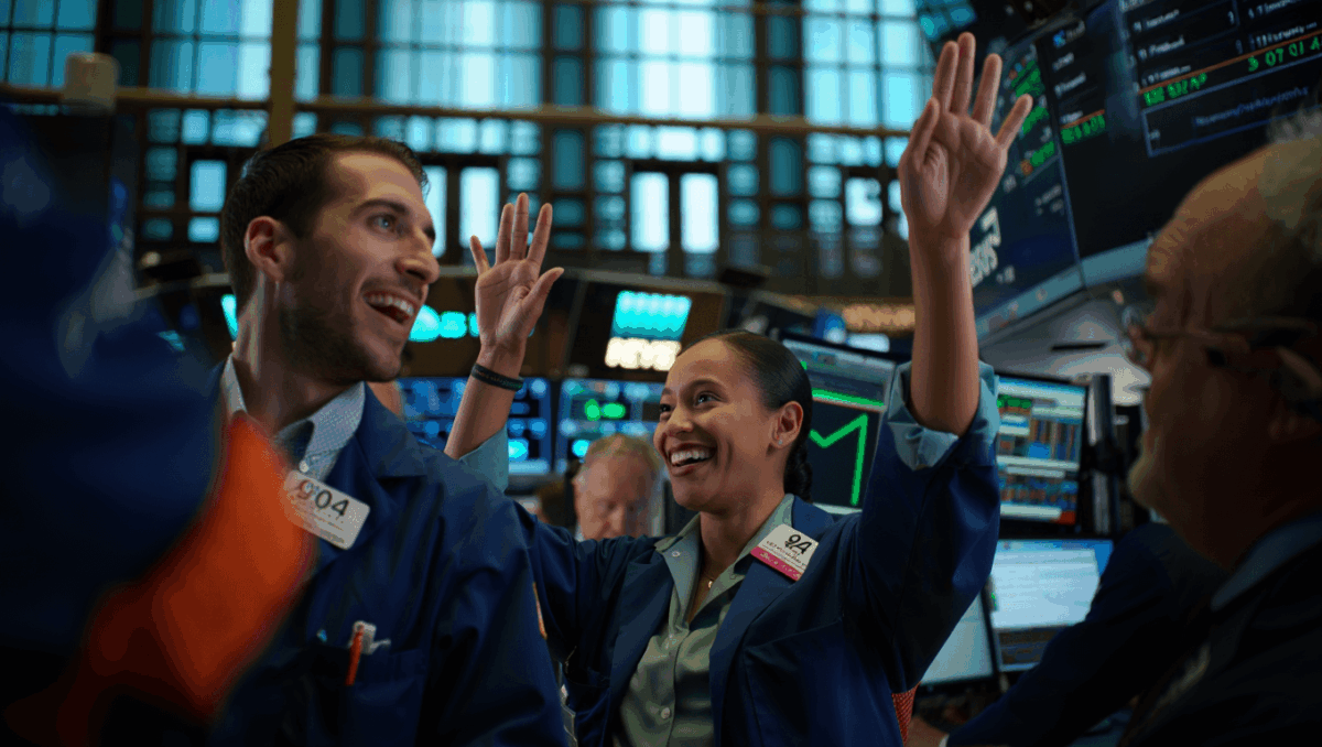 Stock market closes higher as S&P 500 edges toward record, Fed cuts keep momentum going