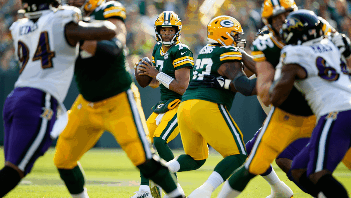 Green Bay injuries pile up as 4+ Packers exit Ravens game, Love out with concussion
