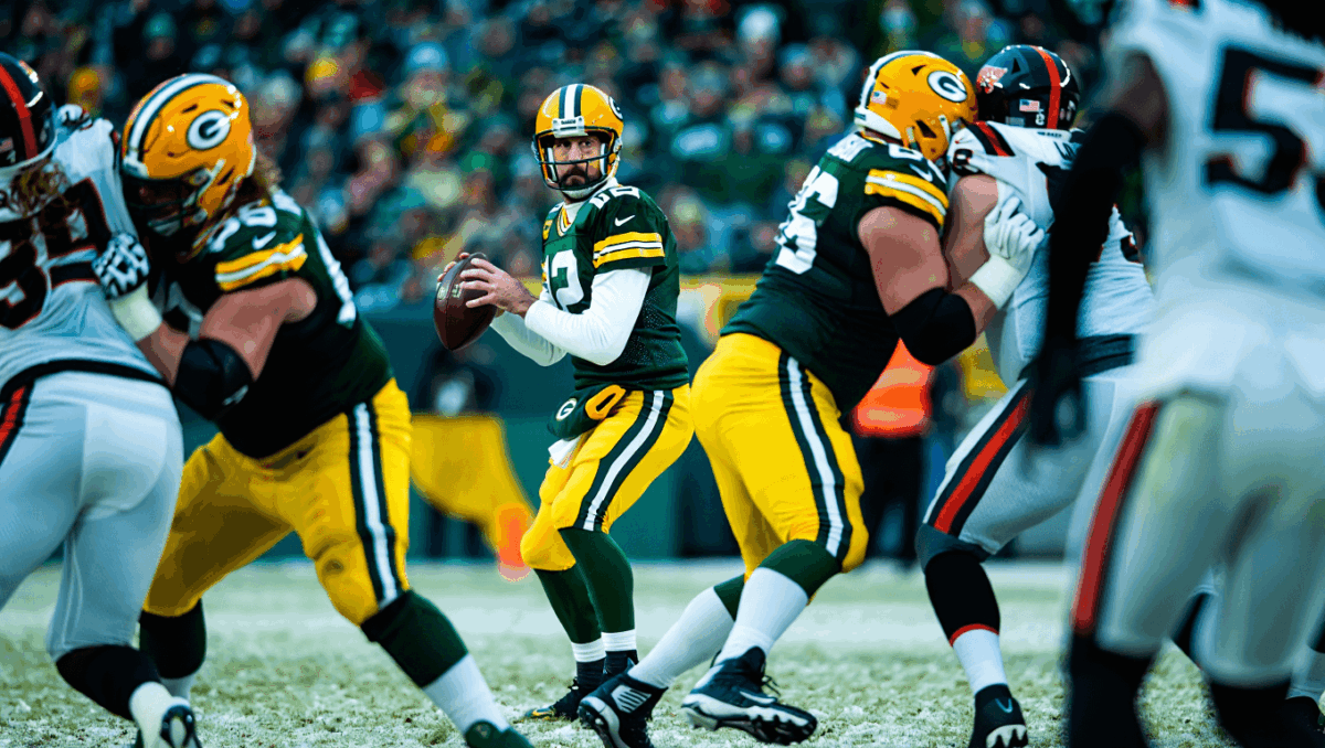 Saturday NFL games bring Packers vs Ravens primetime showdown tonight, Texans-Chargers kickoff in afternoon slot