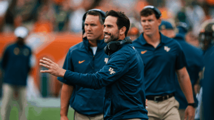 South Florida faces No. 16 Alabama tonight in battle of Oats coaching tree reunions