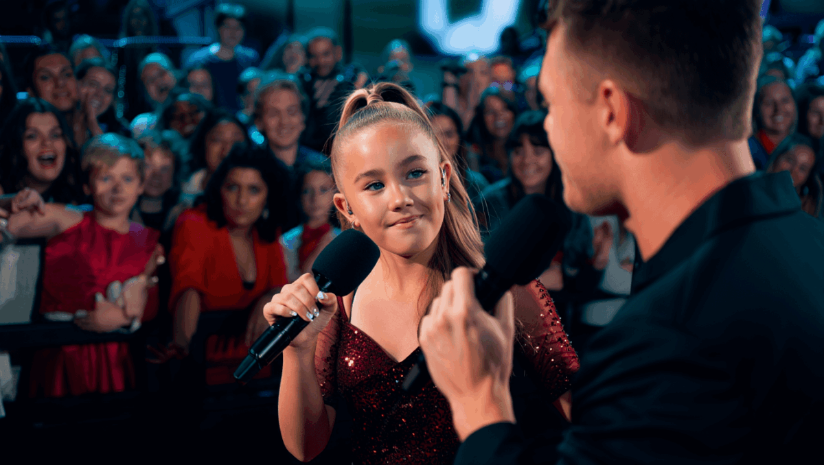 Gina Miles returns to The Voice season 28 finale tonight, releases new single 'Hey Stranger'