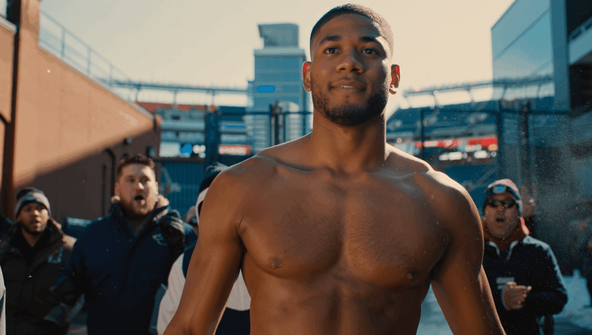 New England Patriots stadium becomes center of attention as Mack Hollins arrives shirtless in frigid weather for Bills clash