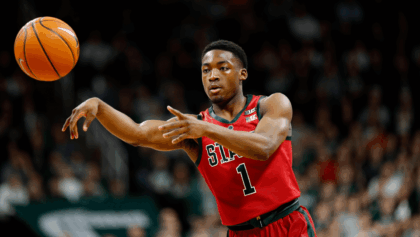 Iowa men's basketball faces top-10 Michigan State in Big Ten opener, unbeaten Hawkeyes search for first road test victory
