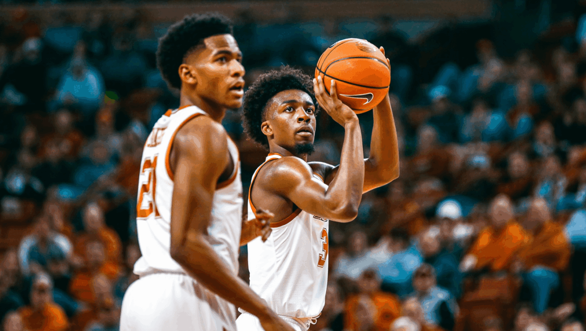 Le Moyne trails Texas 41-30 at halftime, Longhorns sharp from three in SEC+ matchup