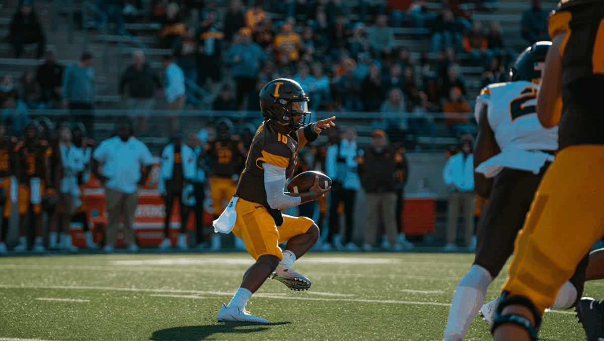 Toledo faces Louisville in Boca Raton Bowl as Rockets seek bowl victory against 12-point spread