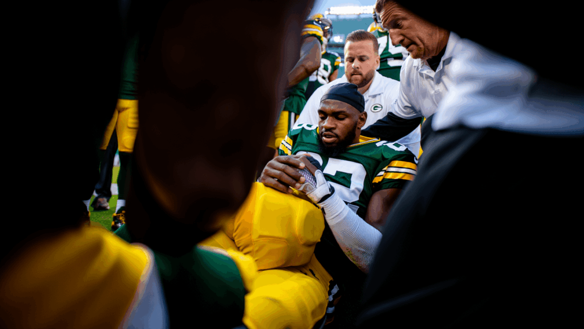 Kamal Hadden exits Packers game with serious ankle injury in Week 17 matchup vs Ravens