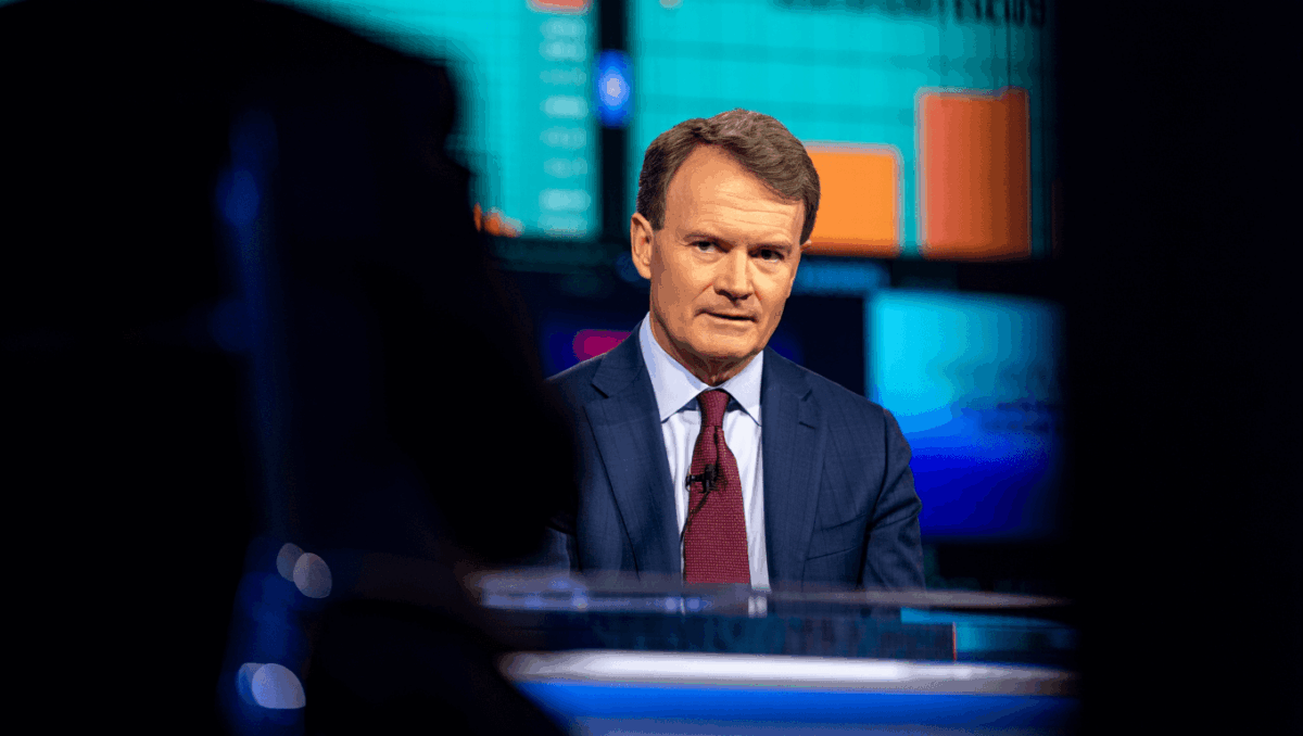 Brian Moynihan warns of cautious consumers amid Trump policies, forecasts strong 2026 growth