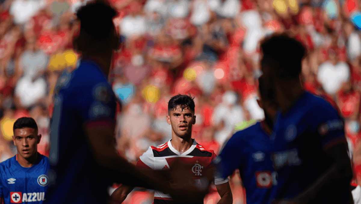 Flamengo x Cruz Azul clashes in FIFA Intercontinental Cup with 1-1 halftime tie, final spot on the line
