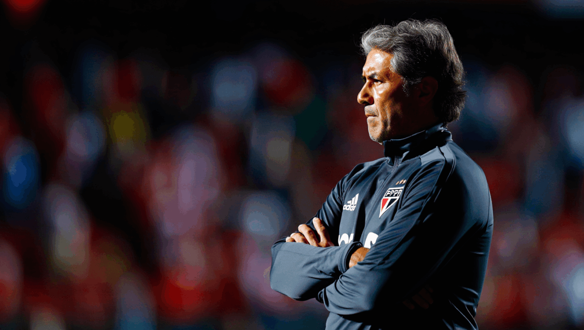 São Paulo faces Internacional in crucial Brasileirão clash, both teams fighting to avoid relegation zone