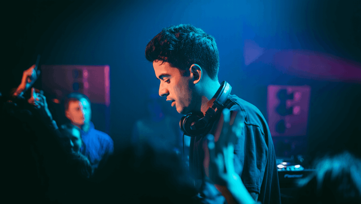 Fred again announces 6-night NYC residency at East End Studios starting January 16, tickets on sale today