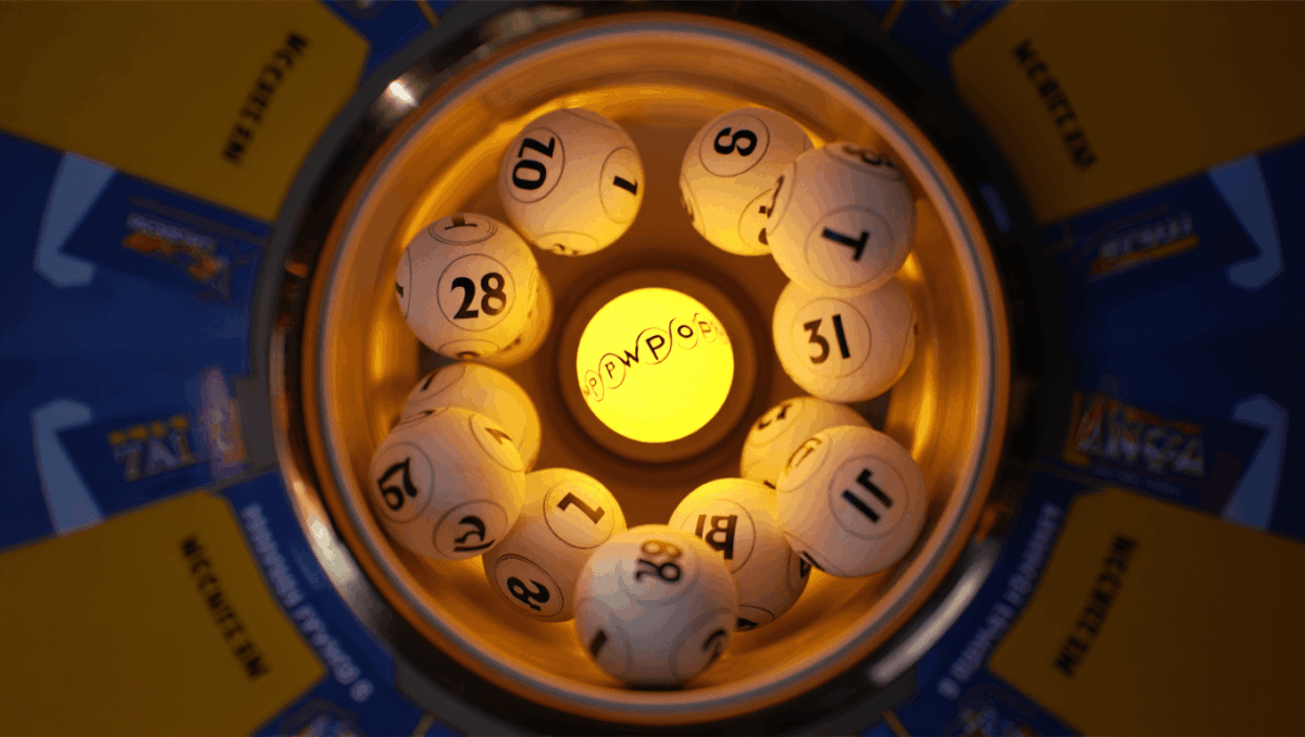 Powerball draws $1 billion jackpot Saturday night with winning numbers 1-28-31-57-58, Powerball 16