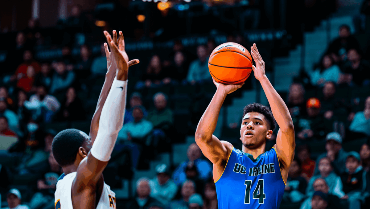 UC Irvine edges North Dakota State 74-73 in Sun Bowl Invitational thriller, Kyle Evans scores 24