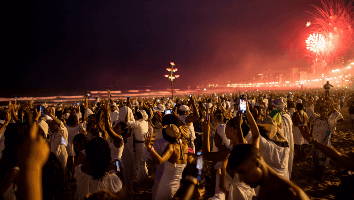 Rio de Janeiro sets Guinness record with world's biggest New Year's Eve celebration tonight, 2.5M gather on Copacabana