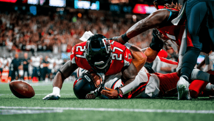 James Pearce Jr. records sack in sixth straight game, joining historic company as Falcons rookie
