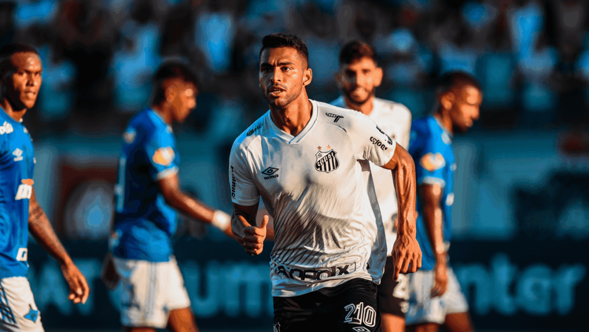 Santos face Cruzeiro in Brasileirao showdown with playoff hopes on the line