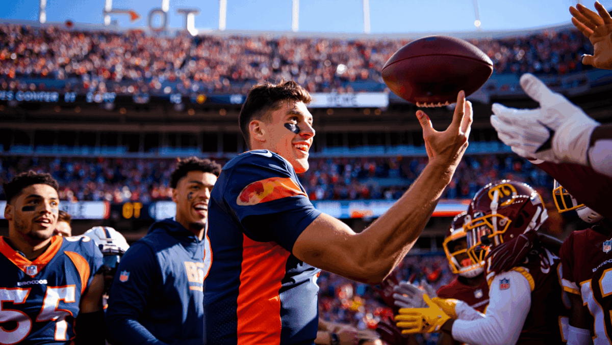 broncos game: Broncos beat Commanders 27-26 in OT last night, Bonitto bats away 2-point try