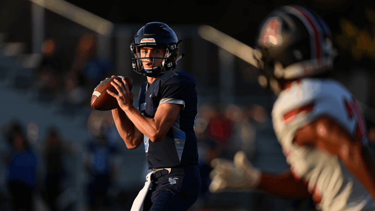 Liberty Center leads perfect Wheelersburg team 14-0 in Division V state championship showdown