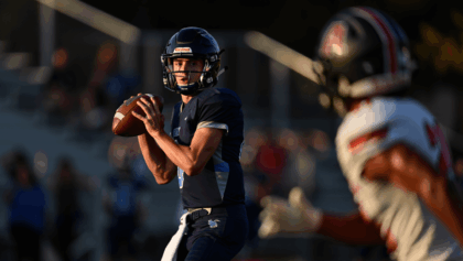 Liberty Center leads perfect Wheelersburg team 14-0 in Division V state championship showdown