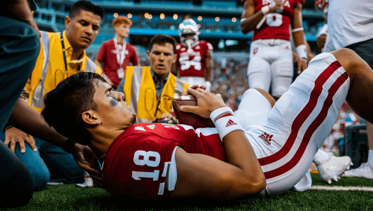 Fernando Mendoza escapes injury scare in Big Ten Championship as brother Alberto takes the field