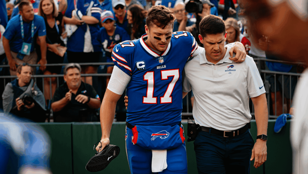 Josh Allen suffers ankle injury in Bills-Browns game today, limps to locker room
