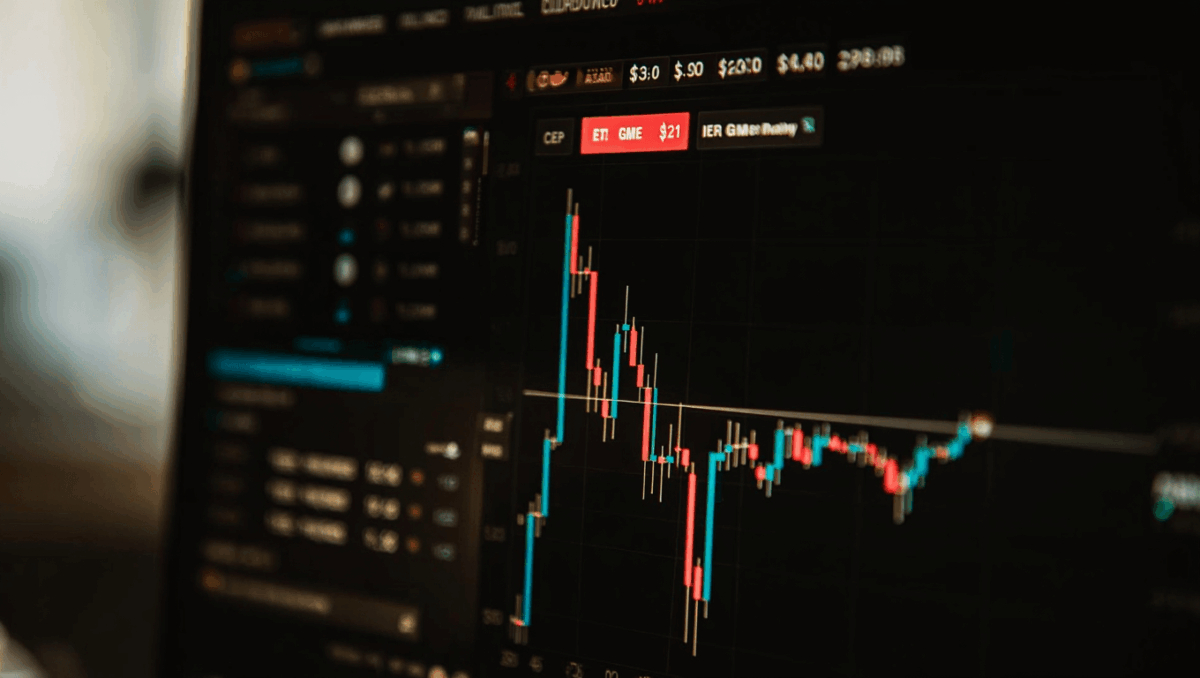 GME stock slides below $21 as retail pressure eases heading into year-end