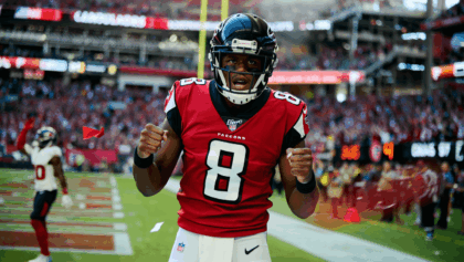 Kyle Pitts Sr. hauls in 2 TD catches tonight as Falcons clash with Buccaneers in key Week 15 matchup
